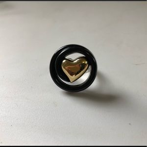 *NEW IN* Black&Gold plastic ring